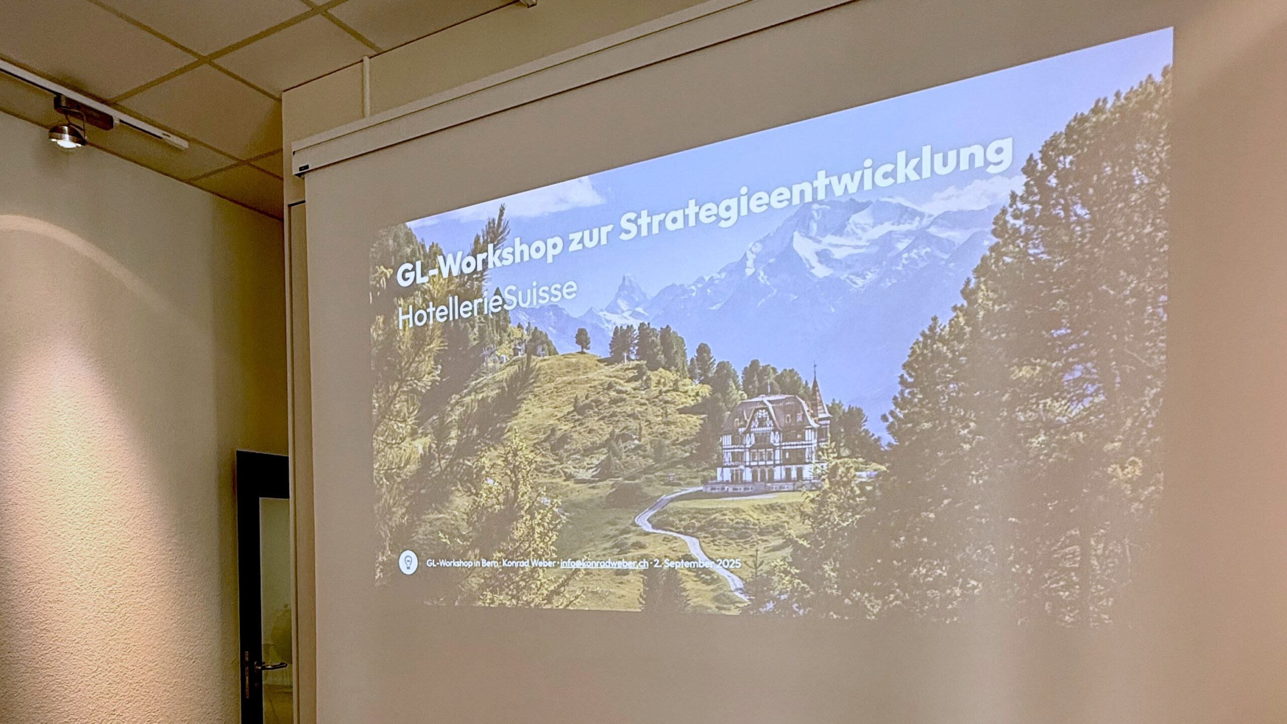 HotellerieSuisse: Strategieentwicklung und Implementierung eines neuen Führungsmodells