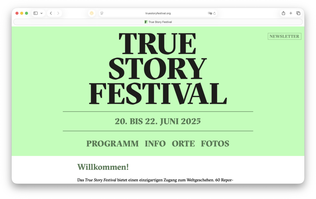 Journalismus auf der Bühne als Überlebensstrategie in der KI-Ära.